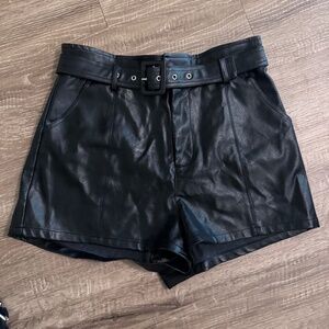 Leather shorts with belt